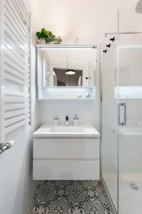 Spacious & Elegant 3 Bedroom Apartment Vienna