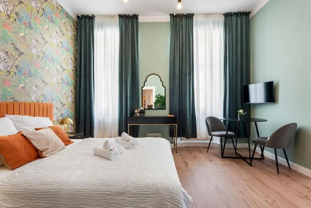 Spacious & Elegant 3 Bedroom Apartment Vienna