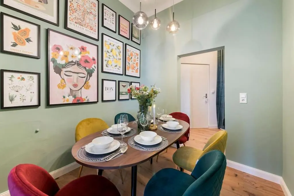 Spacious & Elegant 3 Bedroom Apartment Vienna Austria