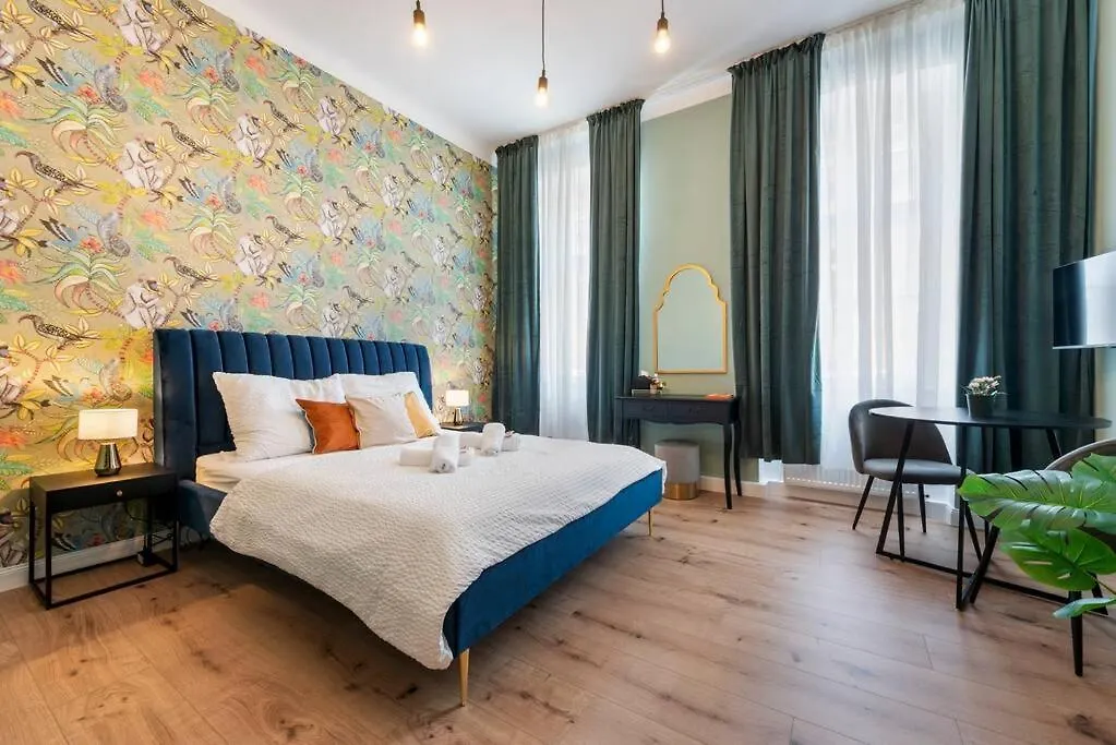 Spacious & Elegant 3 Bedroom Apartment Vienna