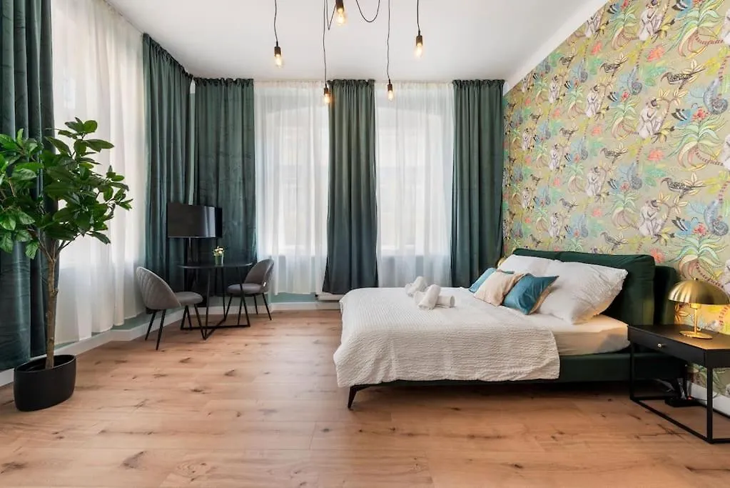 Spacious & Elegant 3 Bedroom Apartment Vienna