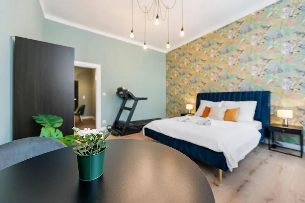 Spacious & Elegant 3 Bedroom Apartment Vienna Austria