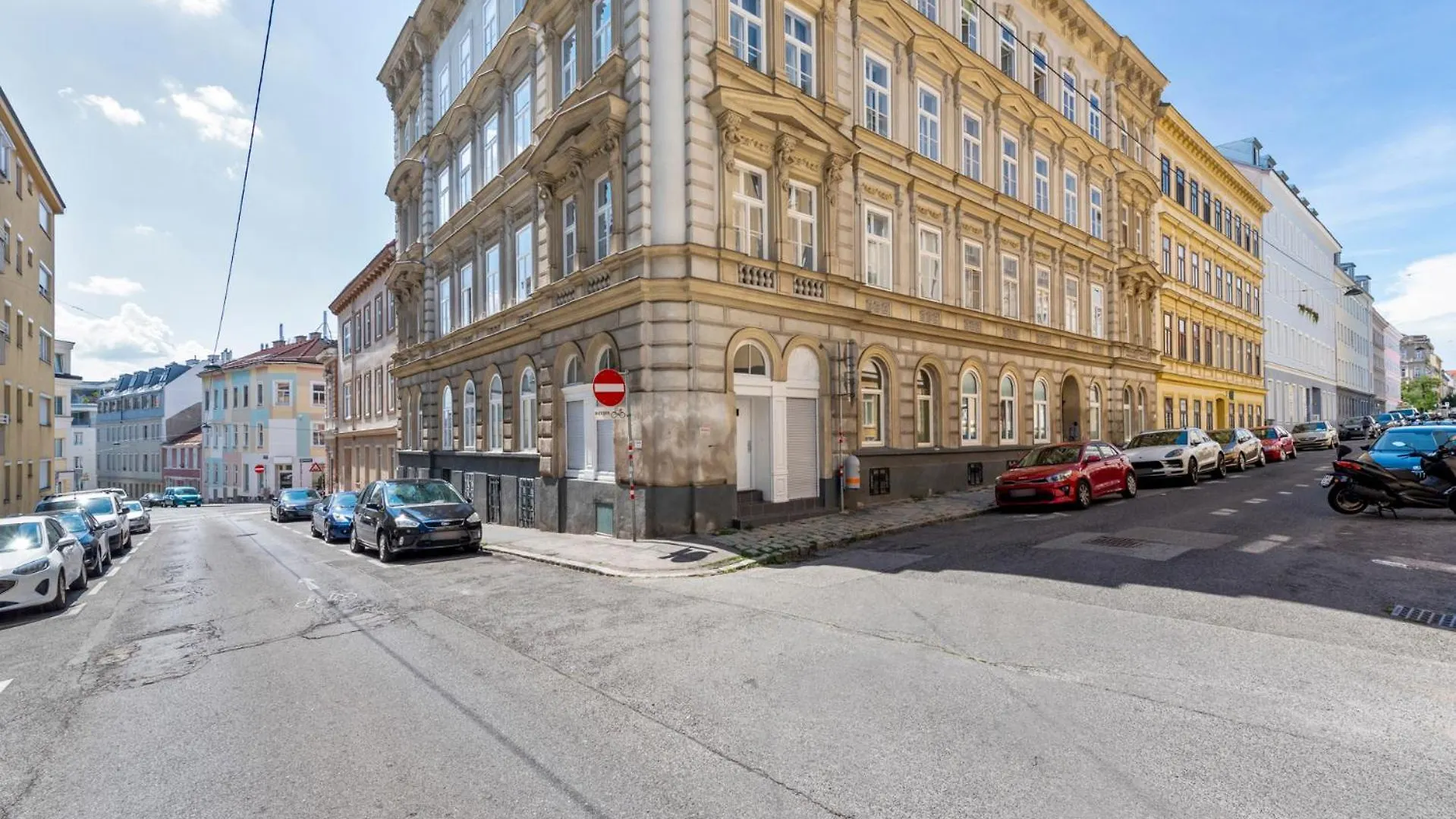 Spacious & Elegant 3 Bedroom Apartment Vienna